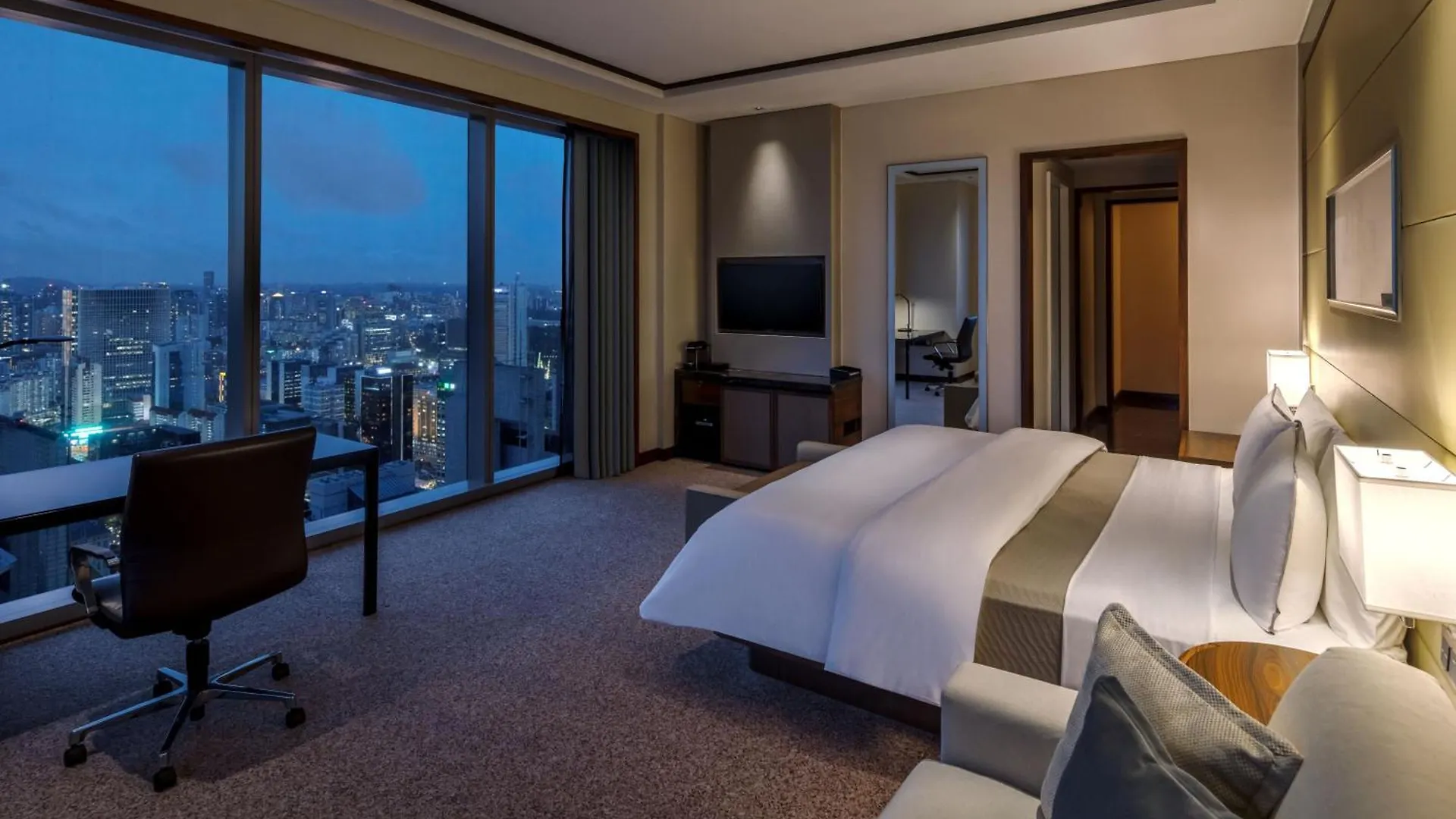 The Westin Singapore 5*,